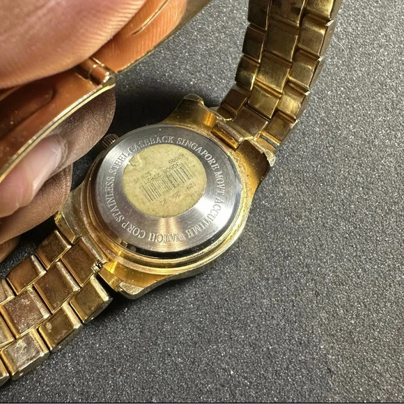 Vivani Ladies Quartz Watch Gold Tone Gold Dial Working With New Battery - Picture 6 of 8